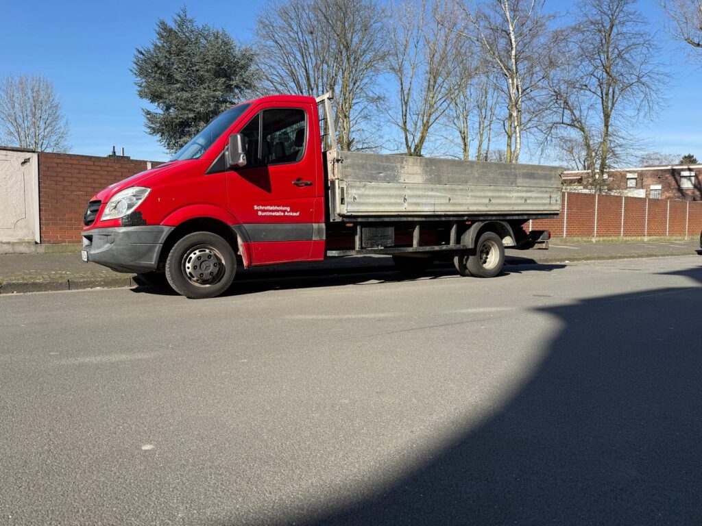 Schrottabholung Münster Schrottabholung Münster bietet Ihnen eine schnelle, zuverlässige und umweltfreundliche Lösung, um Altmetall, Elektroschrott oder Kfz-Teile fachgerecht zu entsorgen. Kontaktieren Sie uns noch heute unter 📞01522-422-4277, und wir kümmern uns um den Rest!